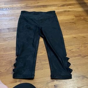 Gapfit Capri leggings with detail at ankle size M